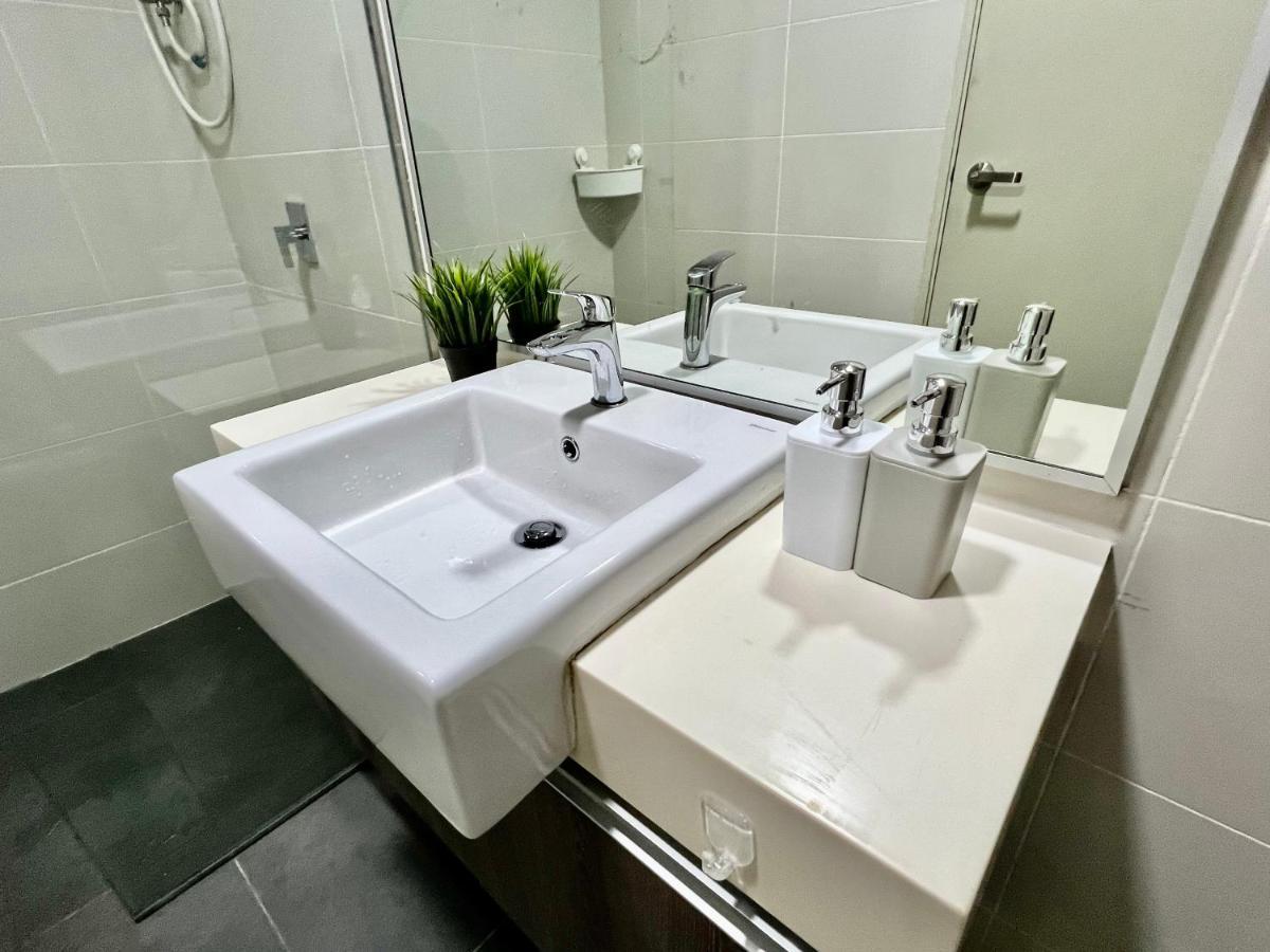 Royale Cottage Midvalley Netflix Pools 4 Pax Джохор-Бару Экстерьер фото